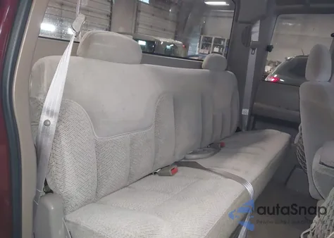 1999 Chevrolet K1500 Ls z USA, uszkodzony, nr VIN 1GCEK19R6XR112458